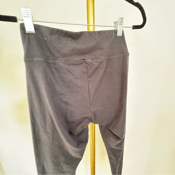 Bundle of 2 Aerie Leggings. 1- with pockets, 2 - no pockets - Picture 11 of 13